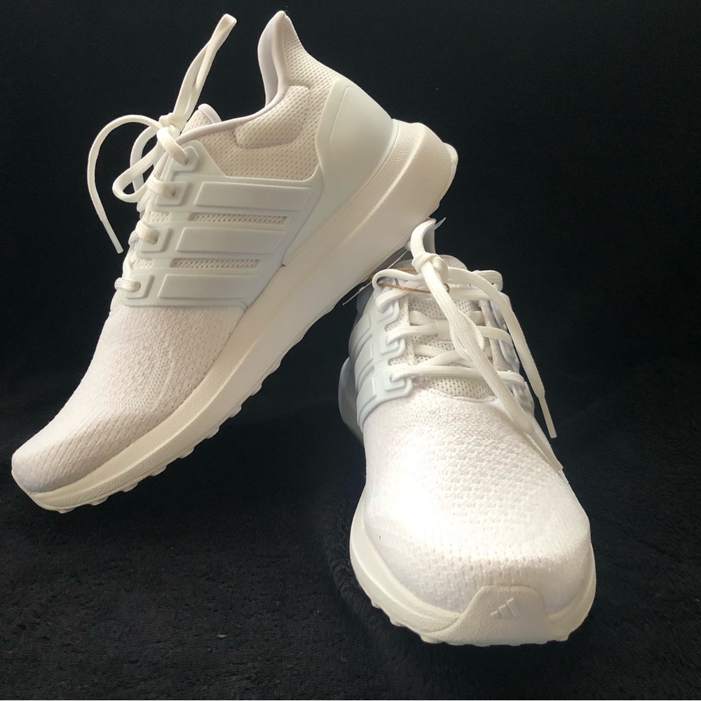 Adidas White Ultradream DNA Women’s 8 NIB Sneakers Running Shoes